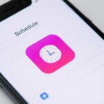 can you schedule a text on iphone